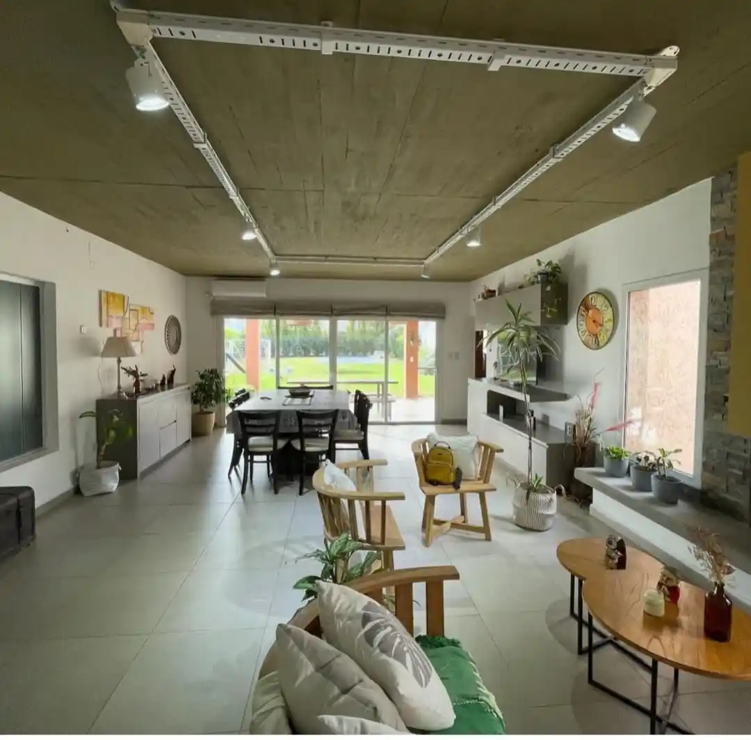 WhatsApp Image 2025-08-28 at 10.21.04 (1)